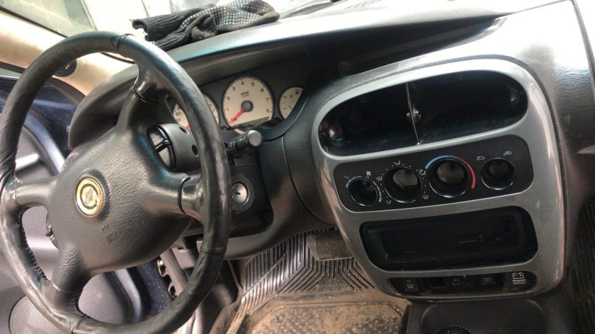 Dodge Neon 2 салон