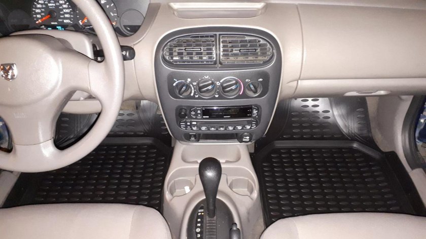 Dodge Neon 2 салон