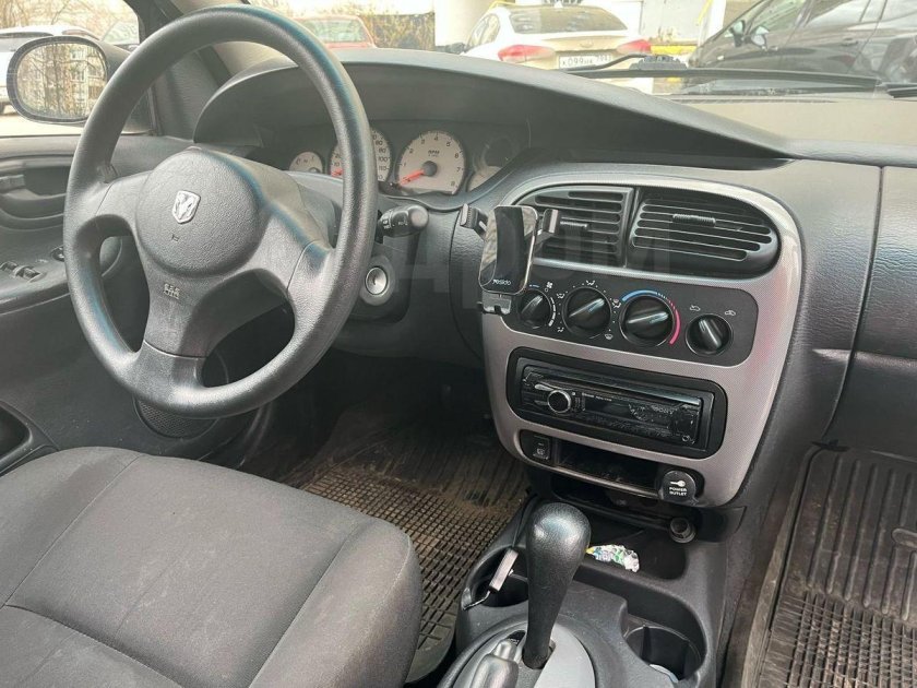 Додж неон 2001 салон