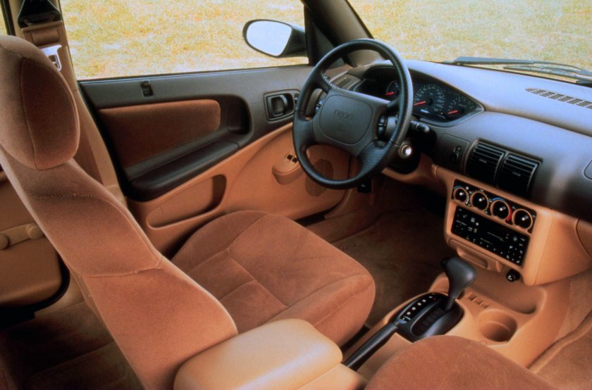 Dodge Neon 1996 салон