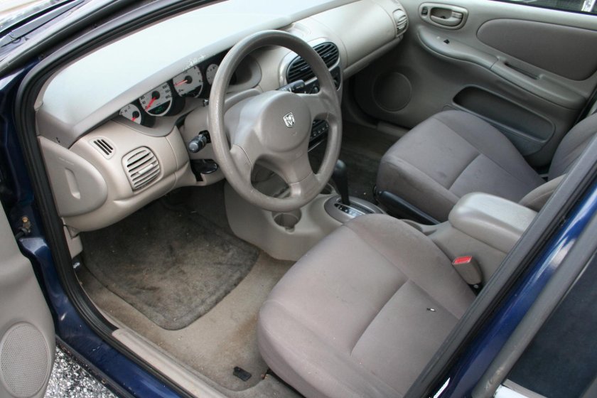 Dodge Neon 2 салон