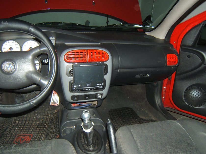 Додж неон 2002 салон