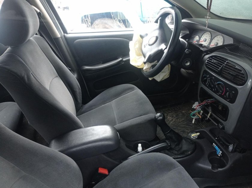 Додж неон 2000 салон