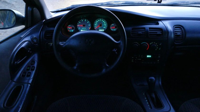 Додж Интрепид салон