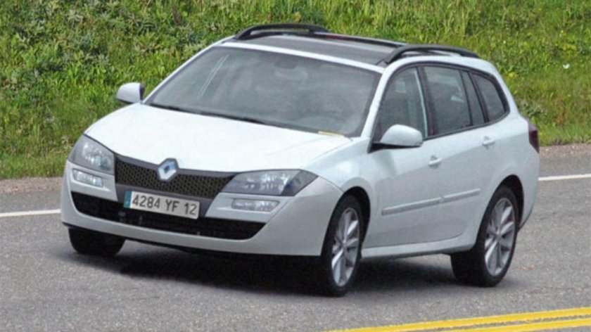 Рено Лагуна универсал 2021