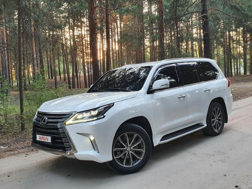 Лексус 570 белый