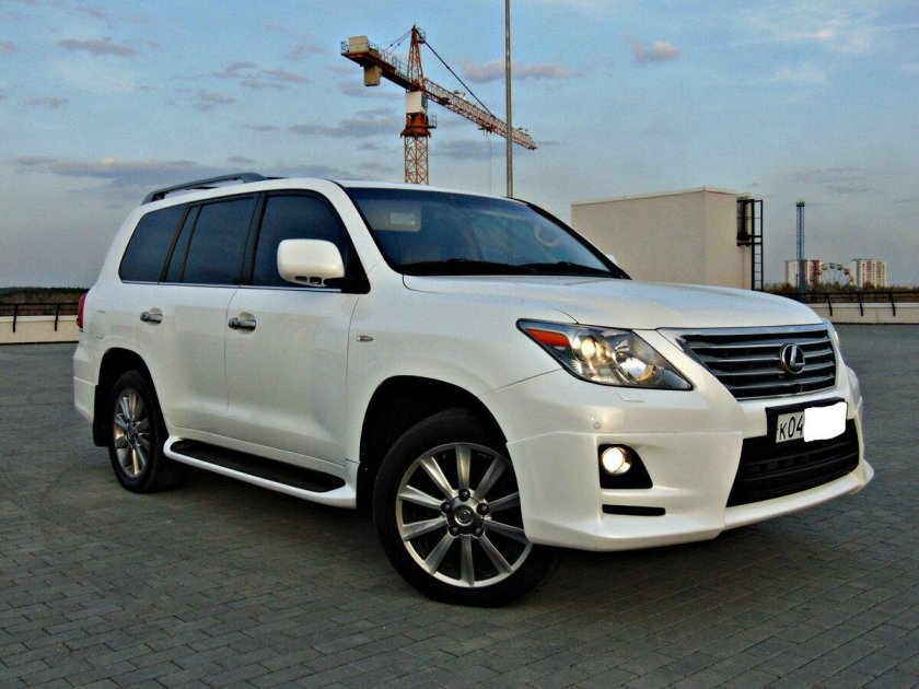 Lexus LX 570 2011