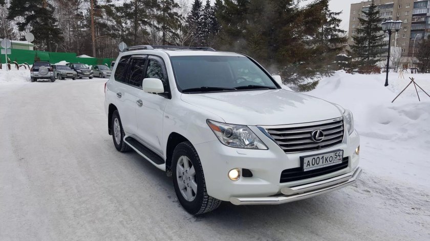 Lexus LX 570 2008 белый