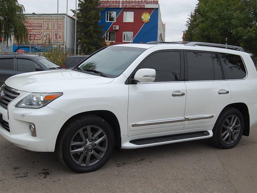 Лексус 570 2012