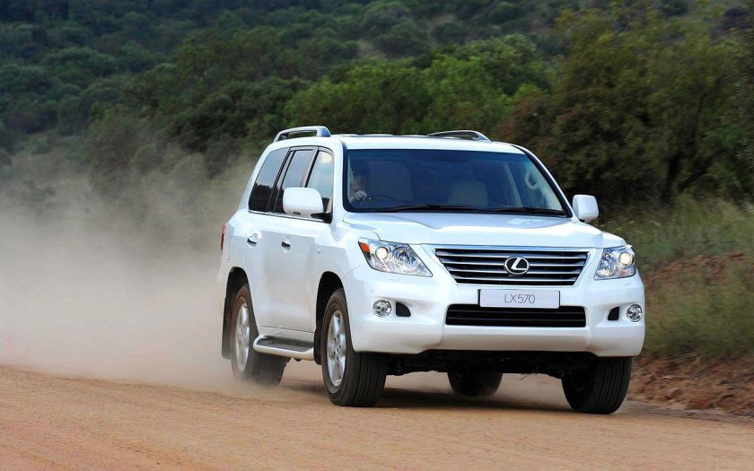 Джип Lexus LX 570 белый