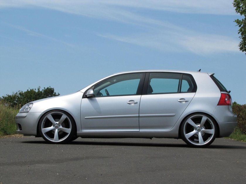 VW Golf 5 r17