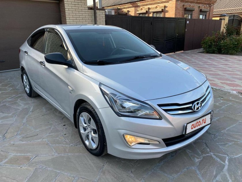 Хендай Солярис 2015 серебристый