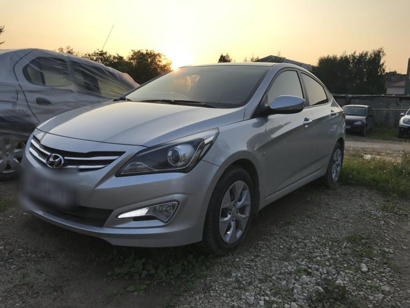 Hyundai Solaris 2015 серебро