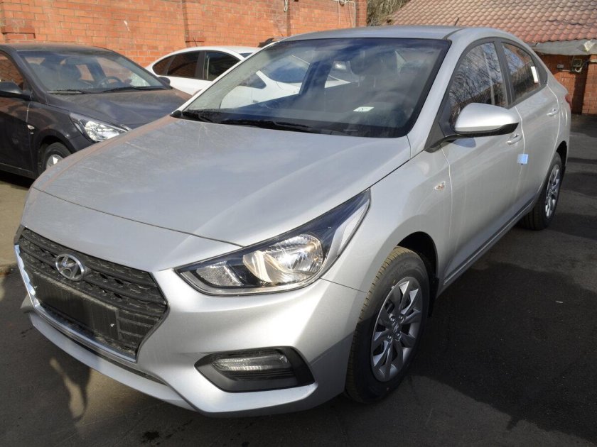 Хендай Солярис серебристый