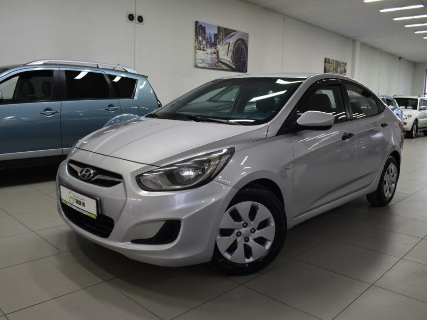 Хендай Солярис 2013 серебристый