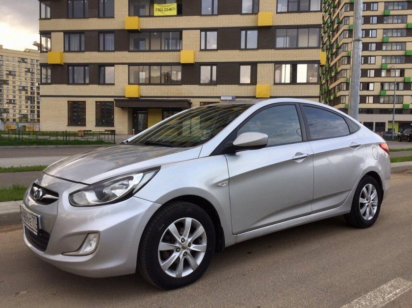 Хендай Солярис 2012 серебристый