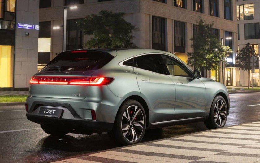 Кроссовер evolute i-Jet