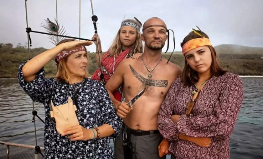 Семья с детьми кругосветка