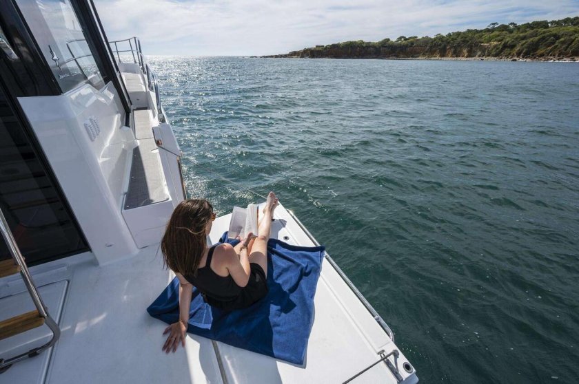 Катер beneteau antares 11