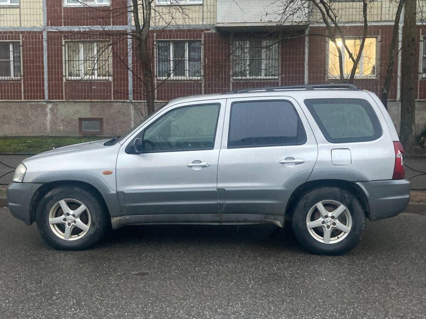 Mazda tribute 2001