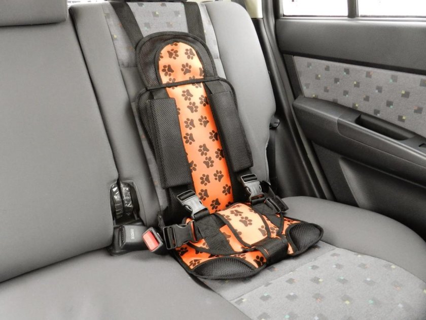 Тряпочное автокресло