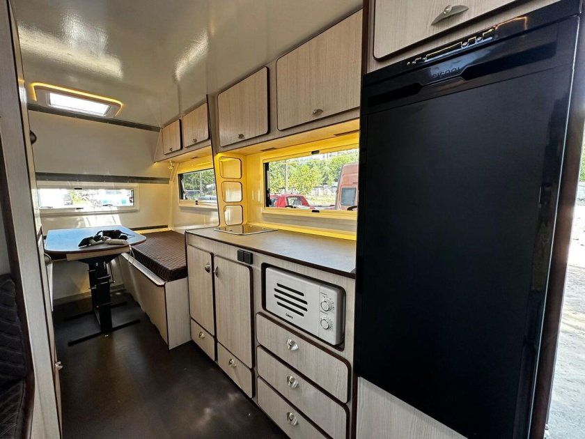 Прицеп для кемпинга