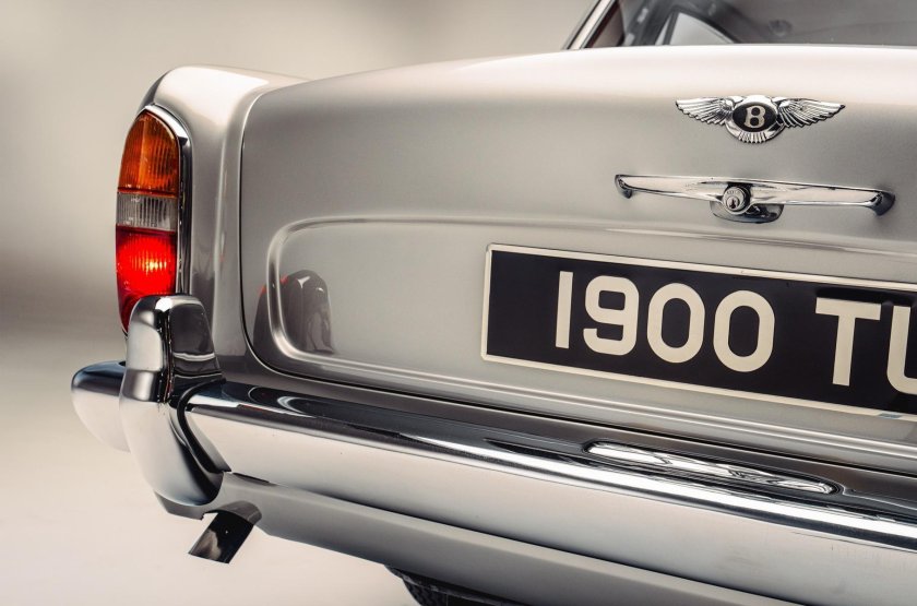 Aston martin db5 james bond