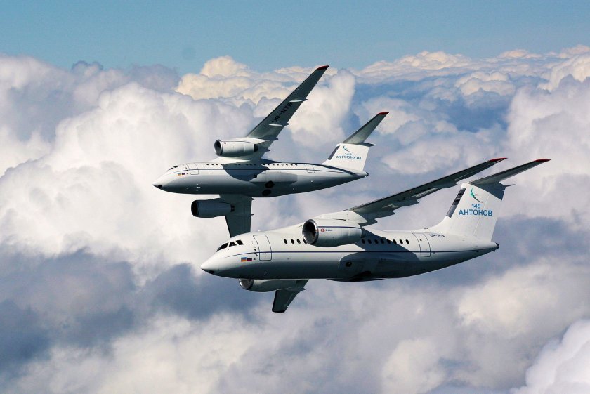 АН-148 пассажирский самолёт