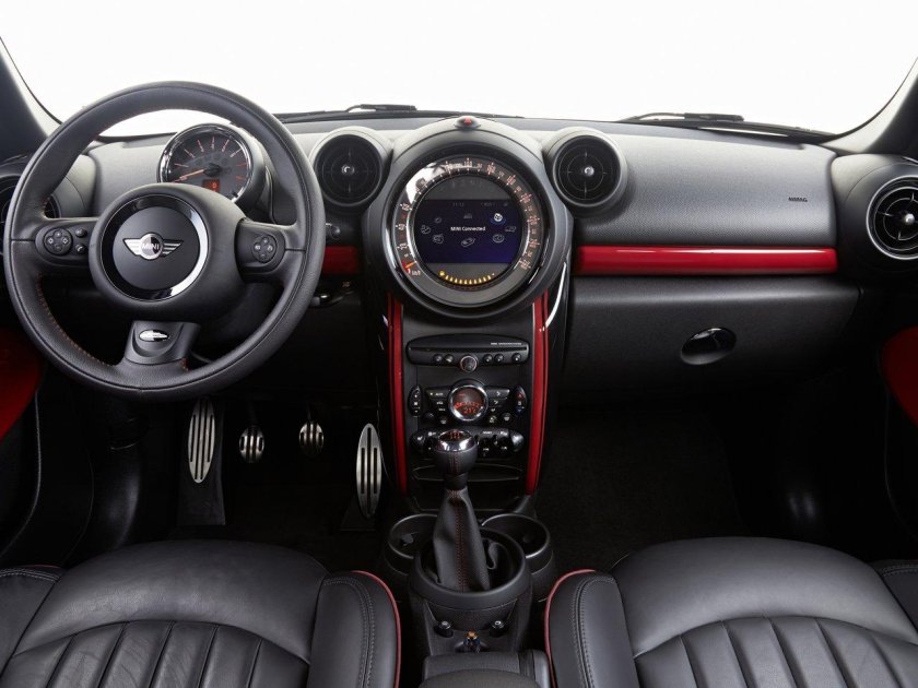Mini Cooper Paceman салон