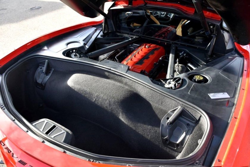 Шевроле Корвет под капотом