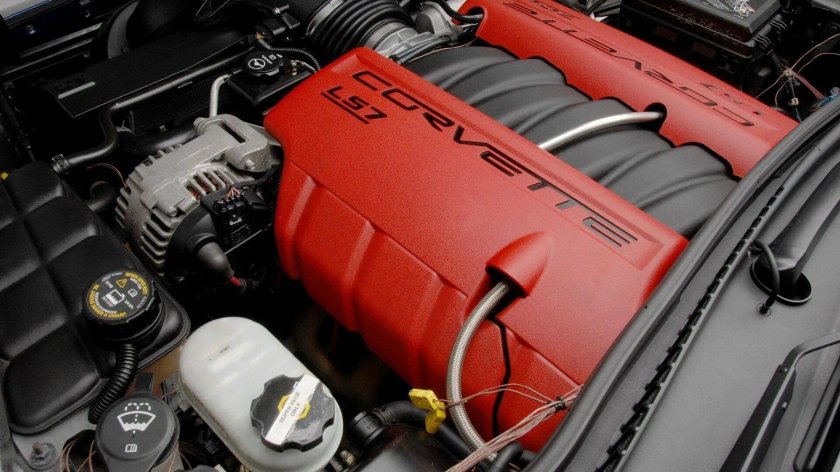 Corvette z06 c6 под капотом
