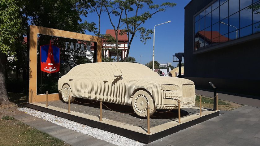 Деревянная машина на ВДНХ