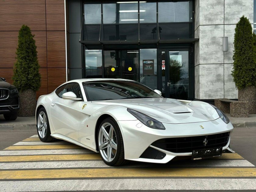 Феррари берлинетта ф 12