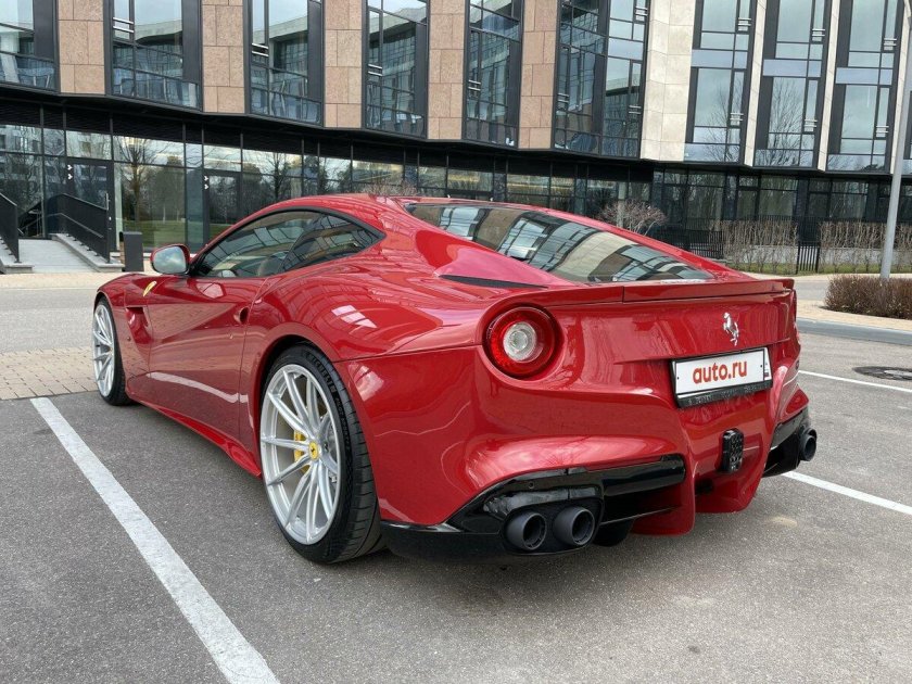 Феррари ф 12 берлинетта