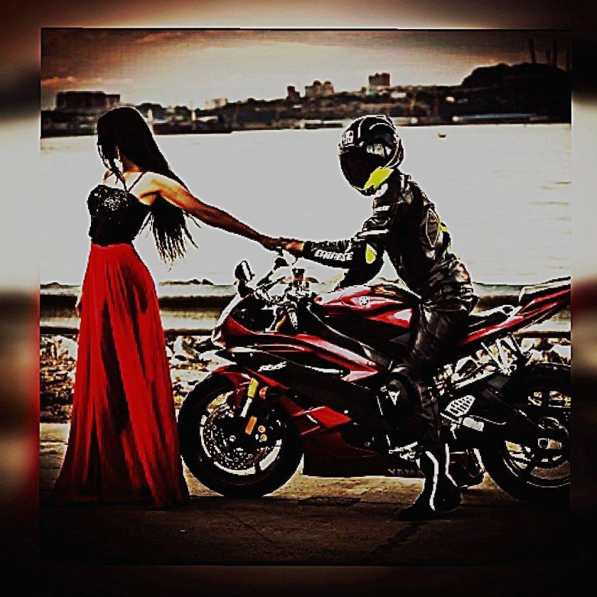 Девушка на мотоцикле