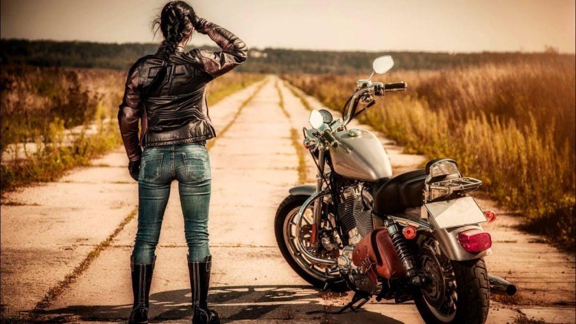 Мужчина на мотоцикле