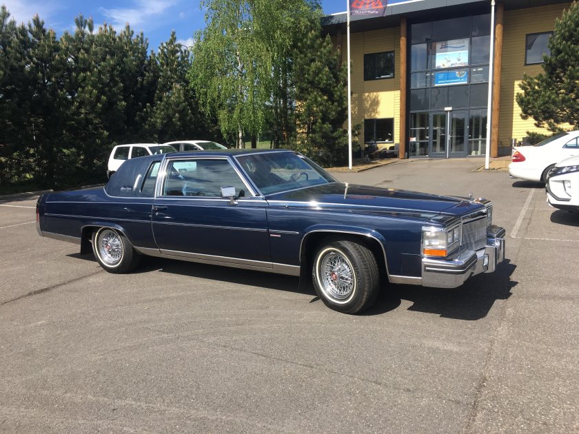Cadillac Brougham 1982