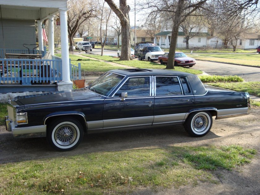 Cadillac Fleetwood 1990