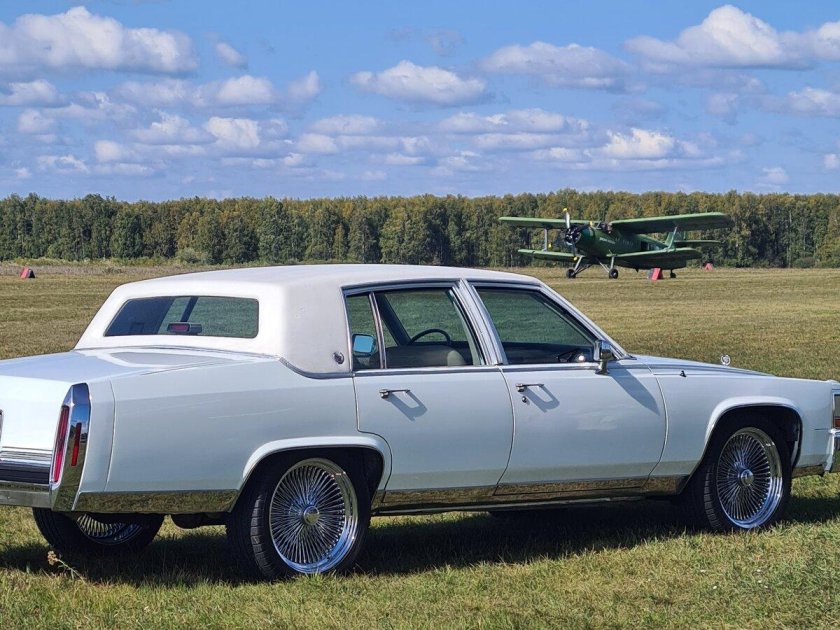 Cadillac fleetwood 1979