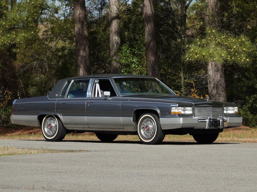 Cadillac brougham 1992