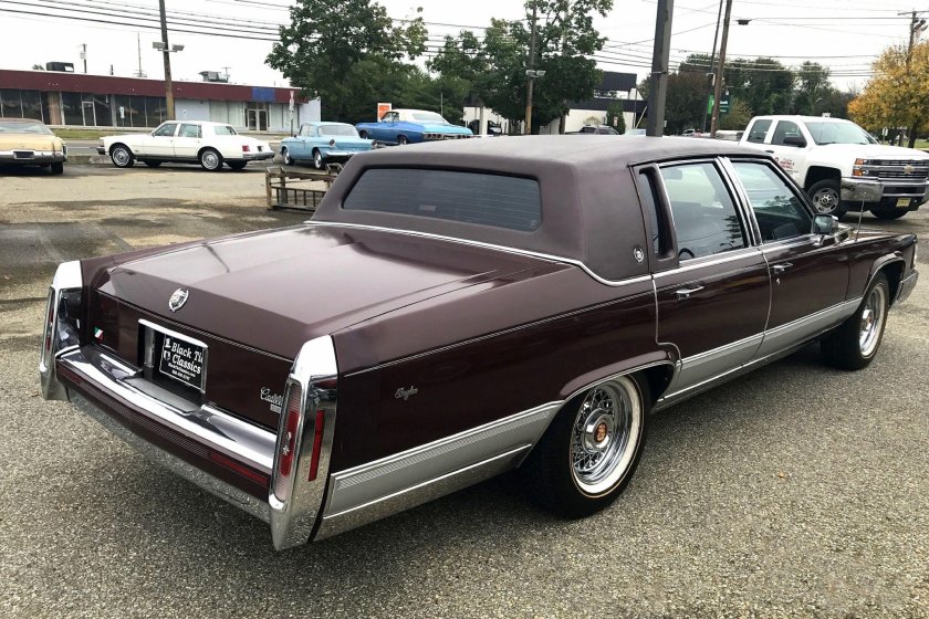 Cadillac Fleetwood 1990