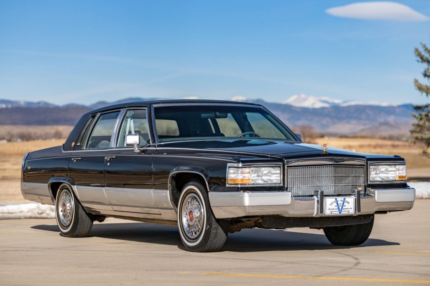 Cadillac brougham 1990