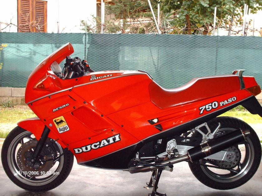 Ducati 750 paso