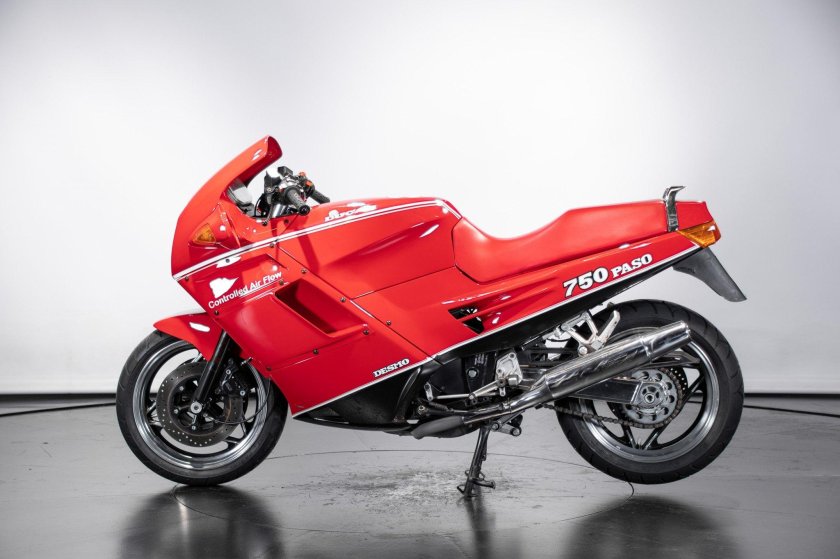Ducati paso 906
