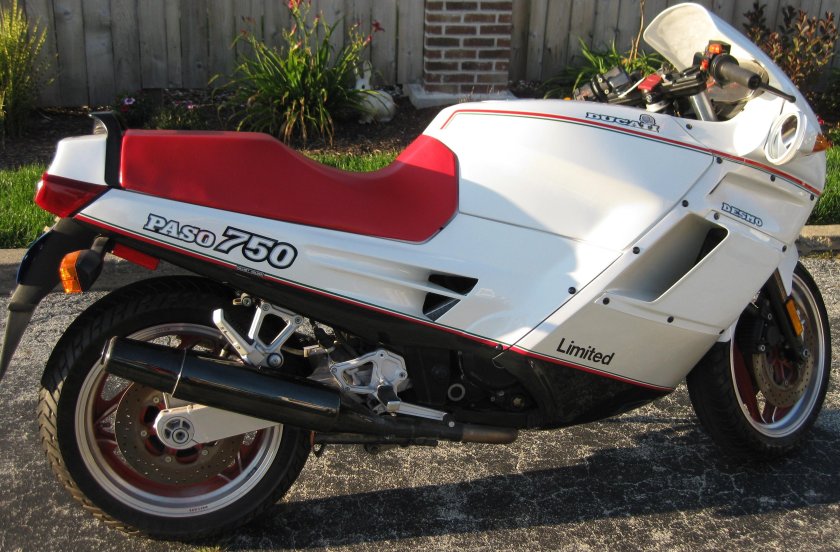 Ducati 750 paso