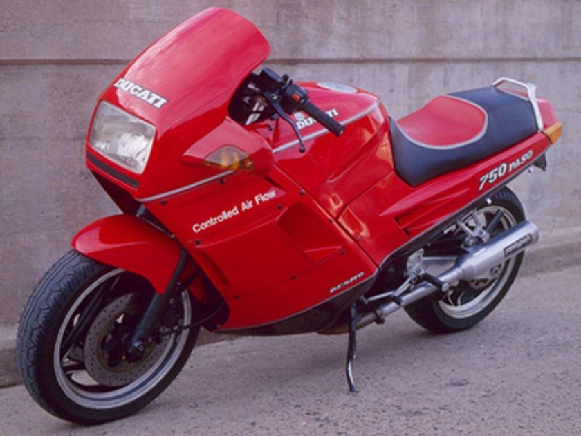Ducati 750 paso