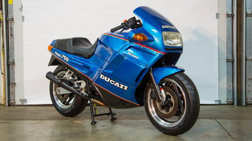 Ducati 750 paso