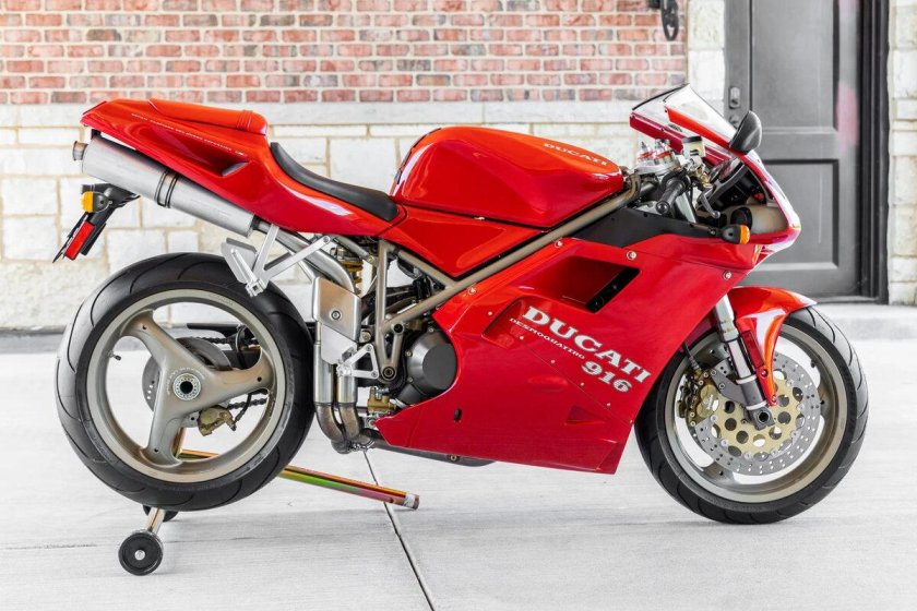 Ducati 916
