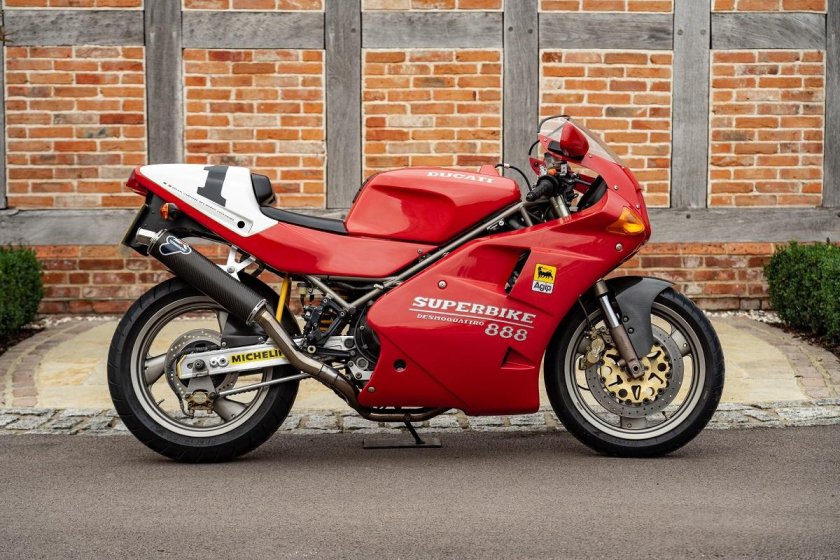 Ducati 851