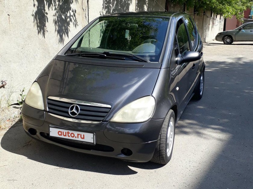 Мерседес а140 2000
